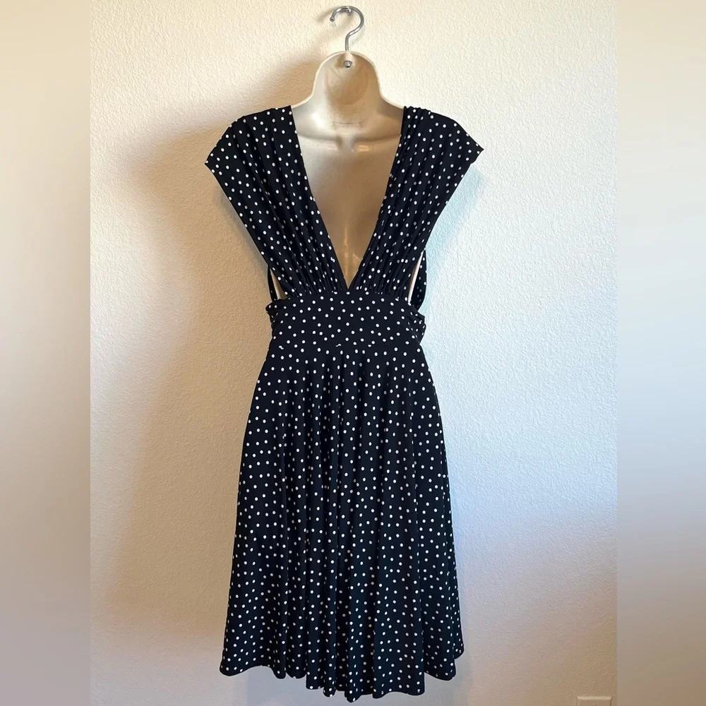 White House Black Market plunge neck black & white polka dot dress. Sz 2 - Picture 4 of 4